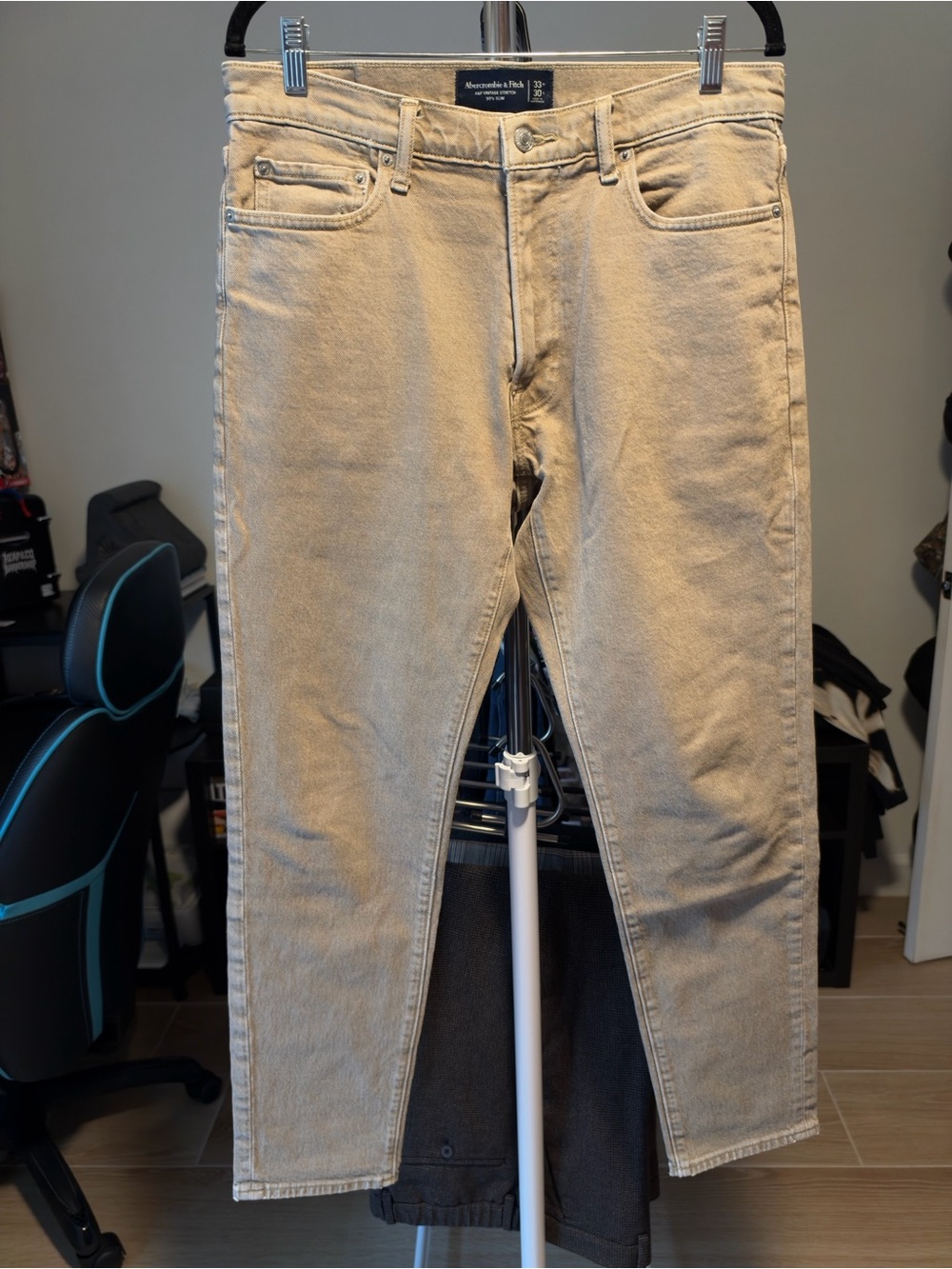 Abercrombie & Fitch Men's Beige Slim Straight Jeans